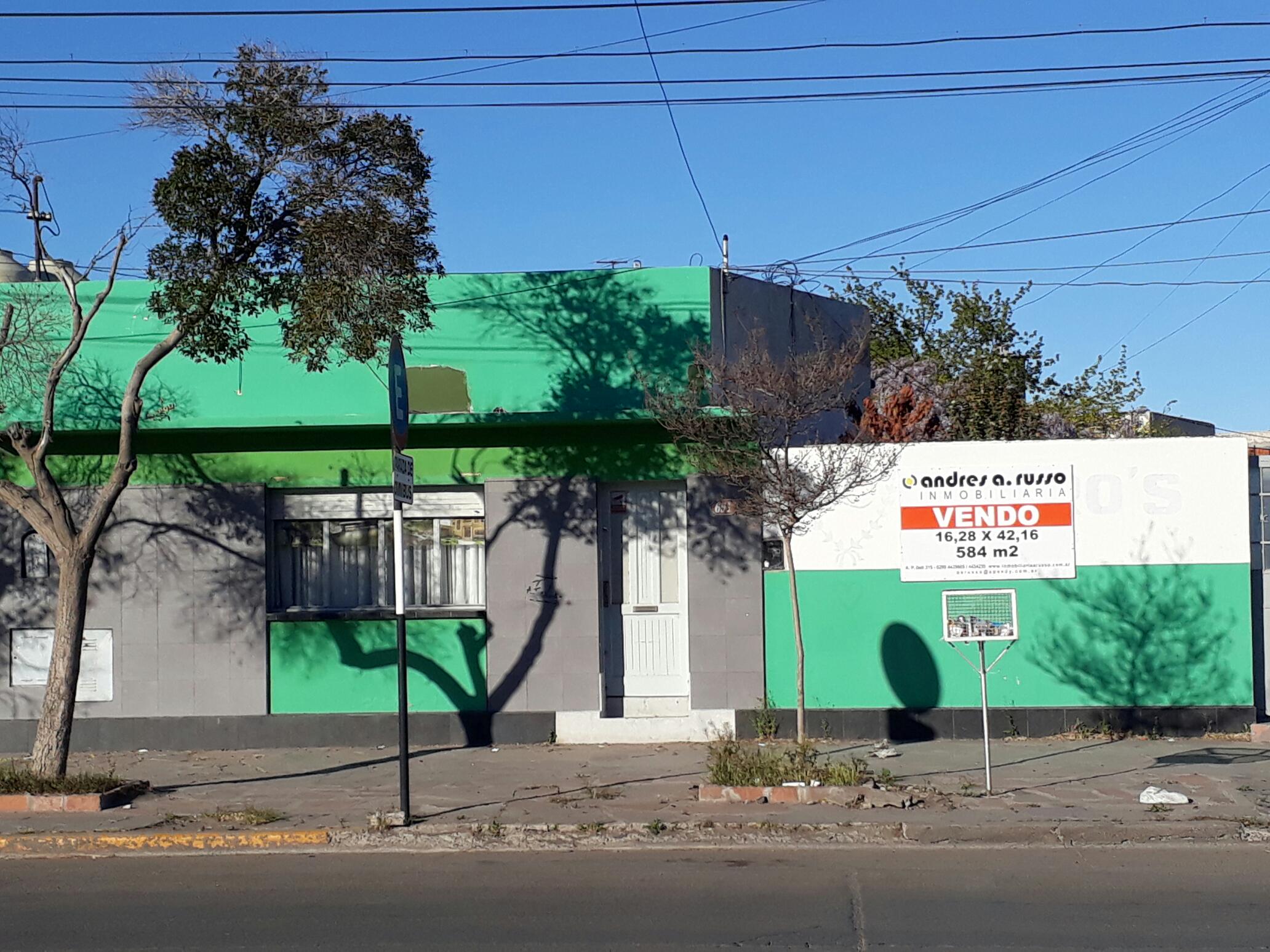 CASA ANTIGUA – calle H.Yrigoyen